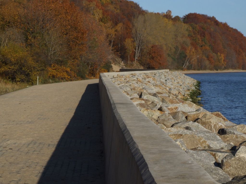 Oksywie październik 2015 - ukończony odcinek umocnień wraz z promenadą