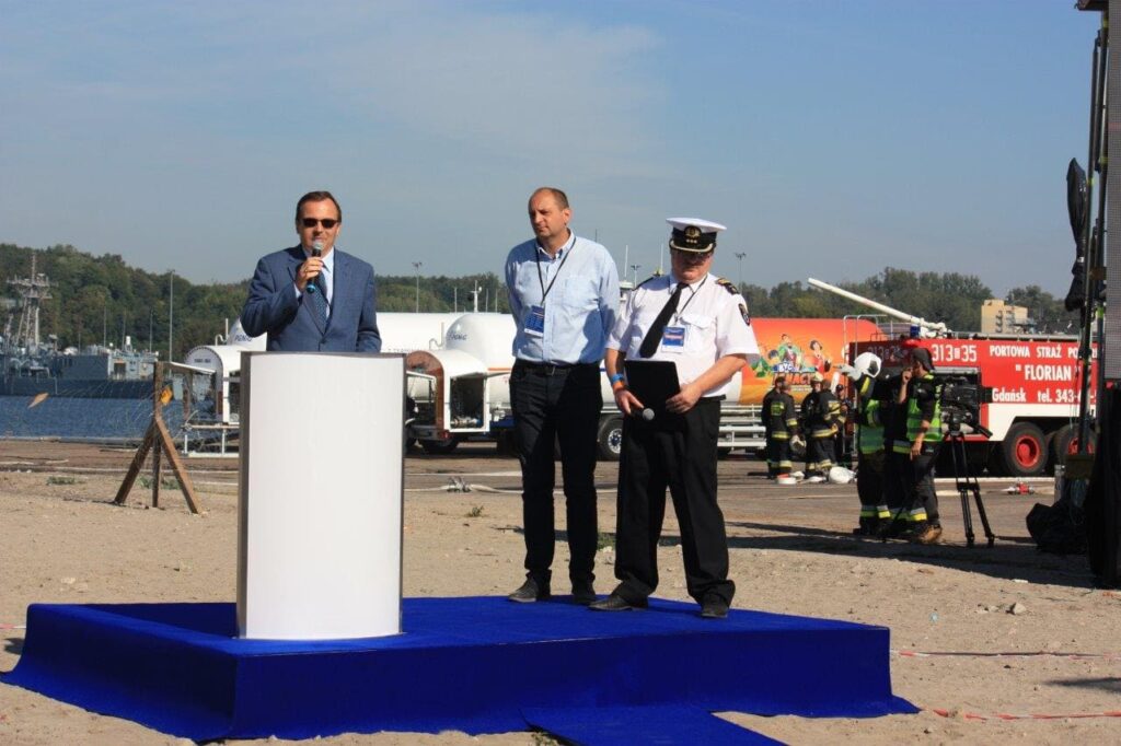 Wystąpienie Dyrektora Urzędu Morskiego odczytał Zastępca ds. Oznakowania Nawigacyjnego Jan Młotkowski