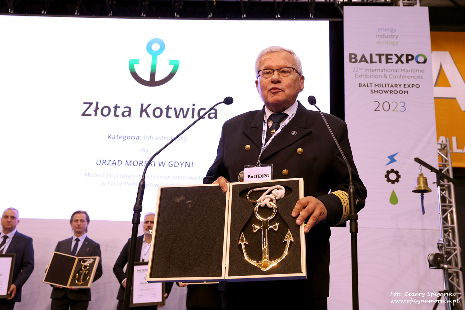 Dyrektor Urzędu Morskiego w Gdyni ze Złotą Kotwicą