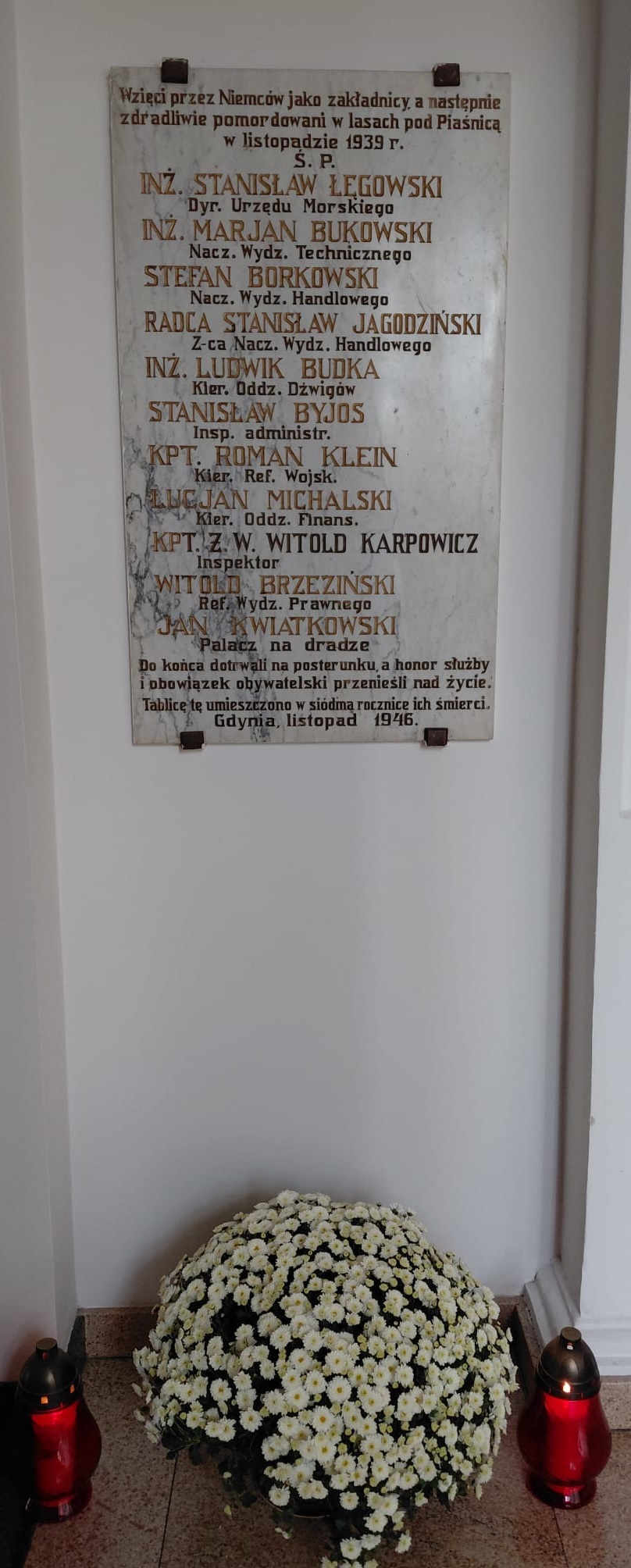 Tablica pamiątkowa nr 1