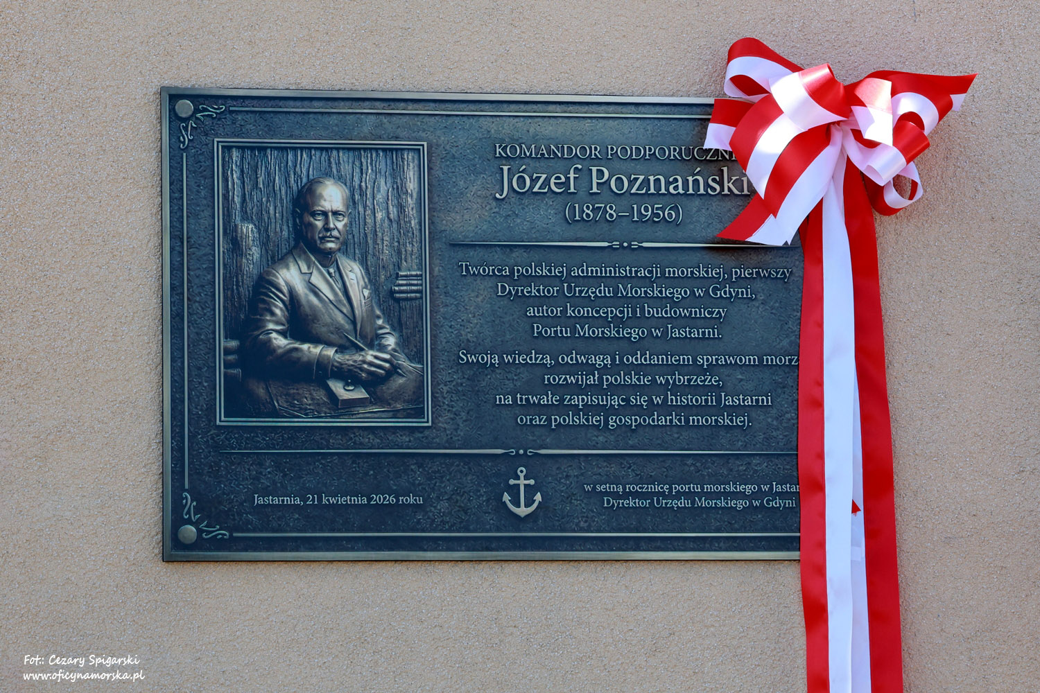 tablica po odsłonięciu