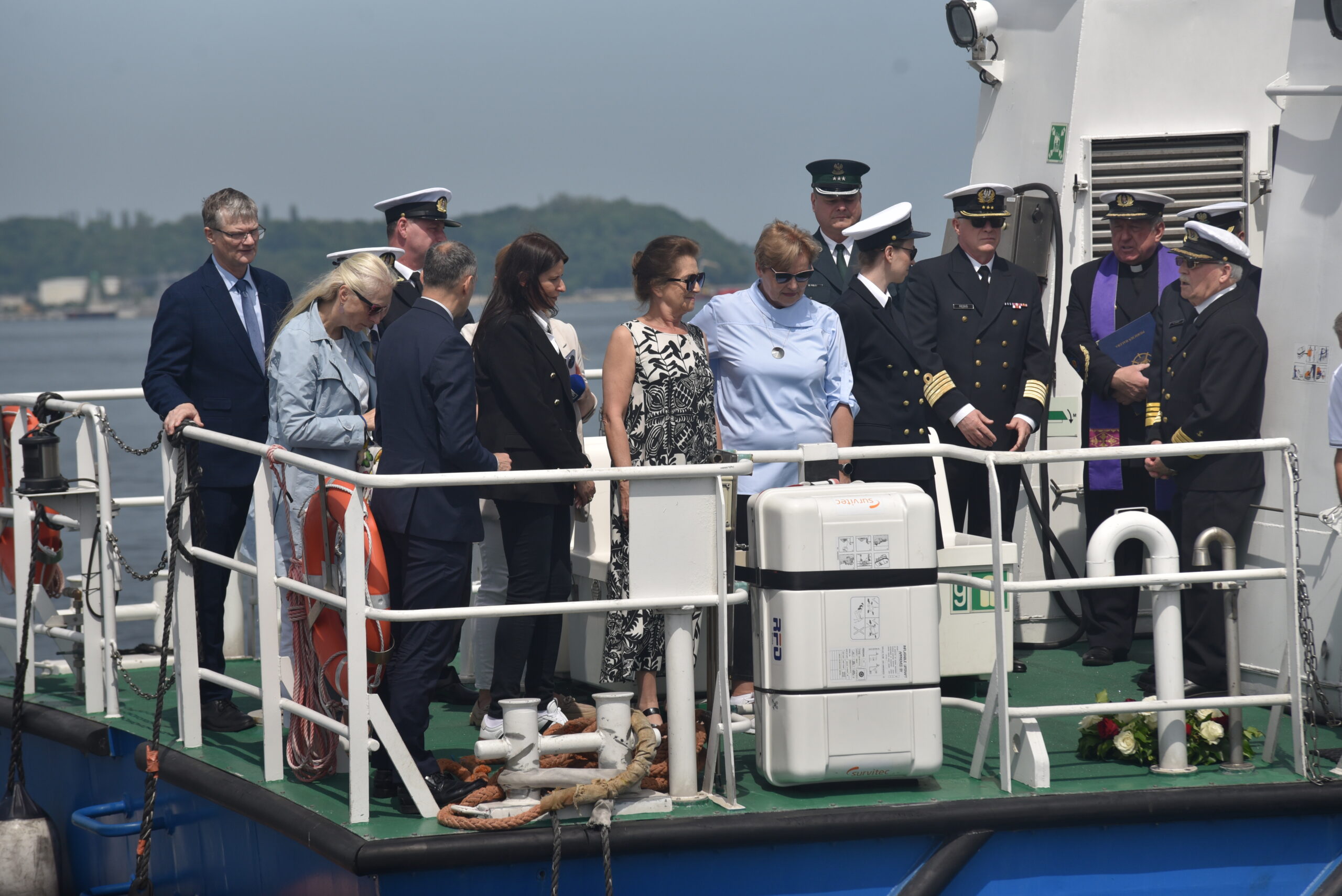 Uczestnicy ceremonii na pokładzie K22
